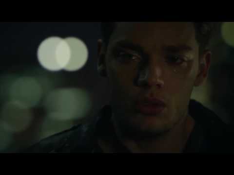 Shadowhunters - 2x11: Jace cries and Alec hugs him