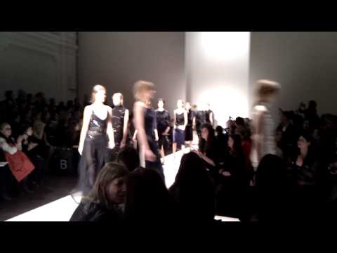 GIANFRANCO FERRE FASHION SHOW FALL-WINTER 2011-12