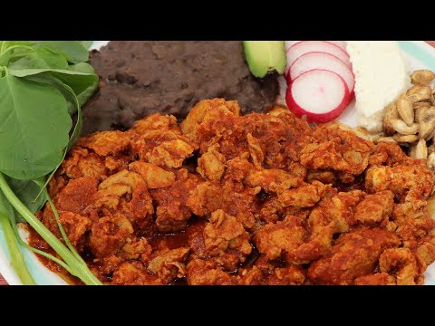 HUEVO EN SALSA DE GUAJILLO