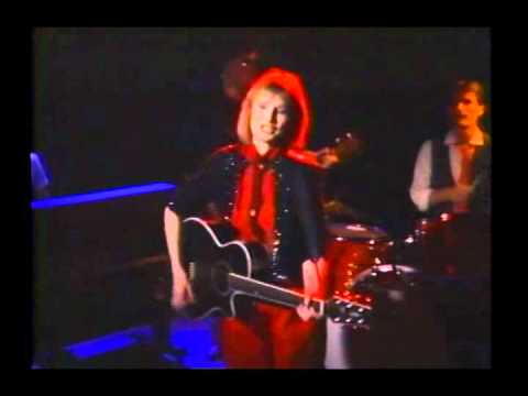 Gail Davies - "Jagged Edge of a Broken Heart" (Official Video)