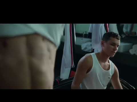 Ander e Patrick si incontrano per la prima volta nelle docce (Elite stagione 4)