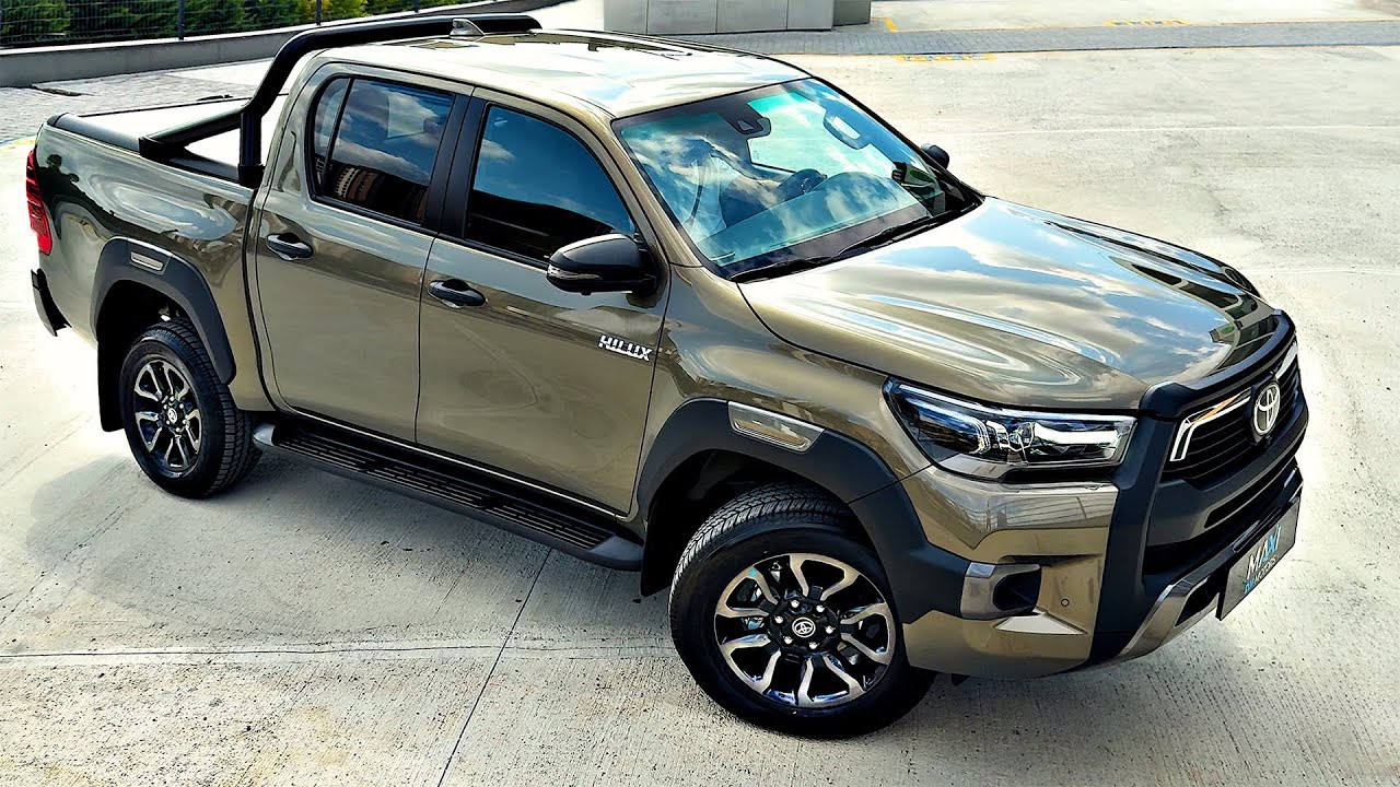 2025 Toyota Hilux - Interior, Exterior and Drive