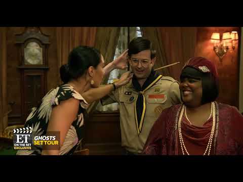 Behind the Scenes of 'Ghosts' CBS (2022) with ET Online