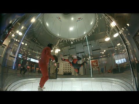 Indoor skydiving: barrel roll practice (Nick 35)