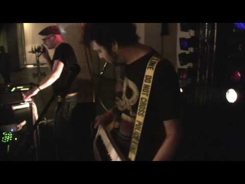 DooWatchaLike @ BASSart 2010 1/3