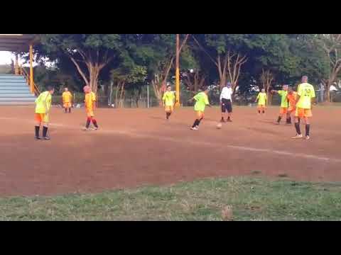 Gol de don Pedro Molina  en la Recocha  del Barby de Siloé Cali Colombia