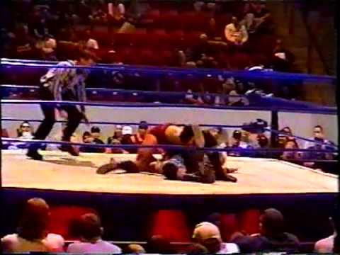 Bobby Roode vs Wildman Gary Williams  - RAW - May 7th 2001