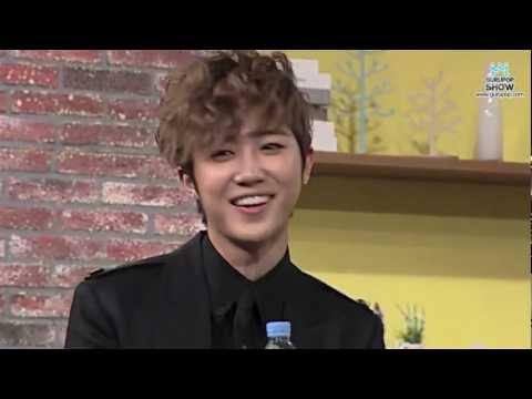 [CUT] T.K C-CLOWN sings Moondance (Van Morrison) on The GURUPOP Show EP12