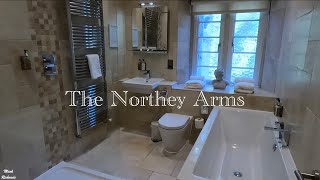 Exploring The Northey Arms in Box, Wiltshire + Stunning Caen Hill Locks