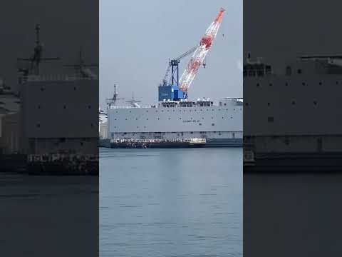 ついに豆腐船が横須賀港に現れた！US Navy 宿泊艦APL67 #監獄船