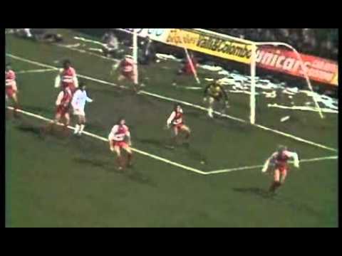 11_december_1985 Waregem wipt AC_Milan uit Uefa cup.mpg