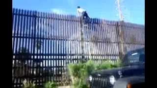 preview picture of video 'Saltando el Cerco Internacional a Estados Unidos'