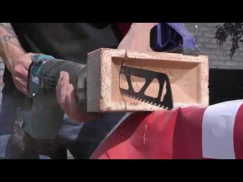 Makita JR001GZ Reciprocating saw XGT, 32mm stroke; 3,54kg; greitas ašmenų keitimas; bešepetėlinis variklis, "Z" versija - komplektuojamas be akumuliatoriaus ir kroviklio video