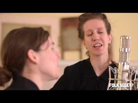 Folk Alley Sessions: Anna & Elizabeth - "Mother in the Graveyard"