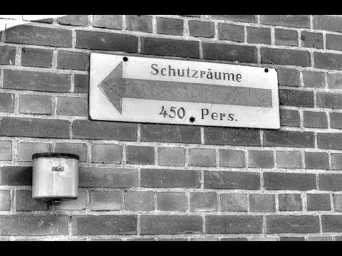 Eingerichteter Luftschutzbunker unter einer Kaserne