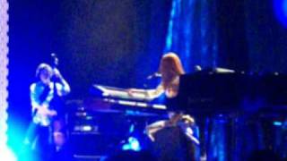 Tori Amos, "Lady In Blue", in Chicago - Aug. 3, 2009