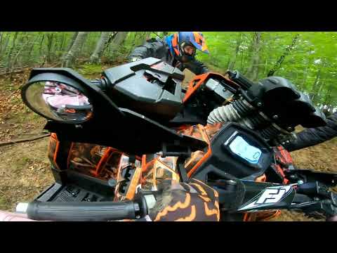 Prima urcare si deja ne troliem !!!!#cfmoto850xc#climb #forest #msc #canam