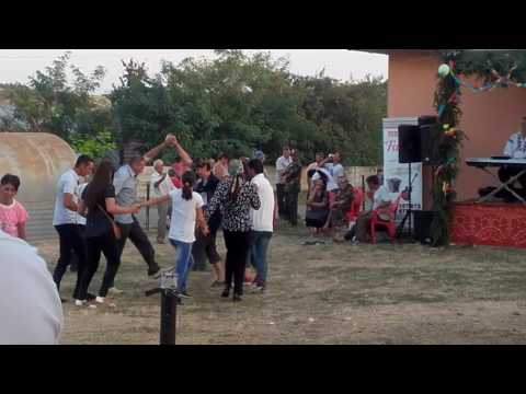 Formatia Fanax din Pașcani la hramul satului din Bratulesti.