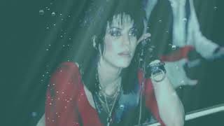 Joan Jett and The Blackhearts - Fake Friends - Lyrics