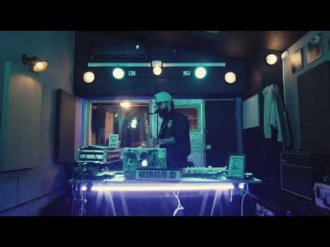 JUAN ASTRONAUTA - Lonely (Mad Radio Live Session)