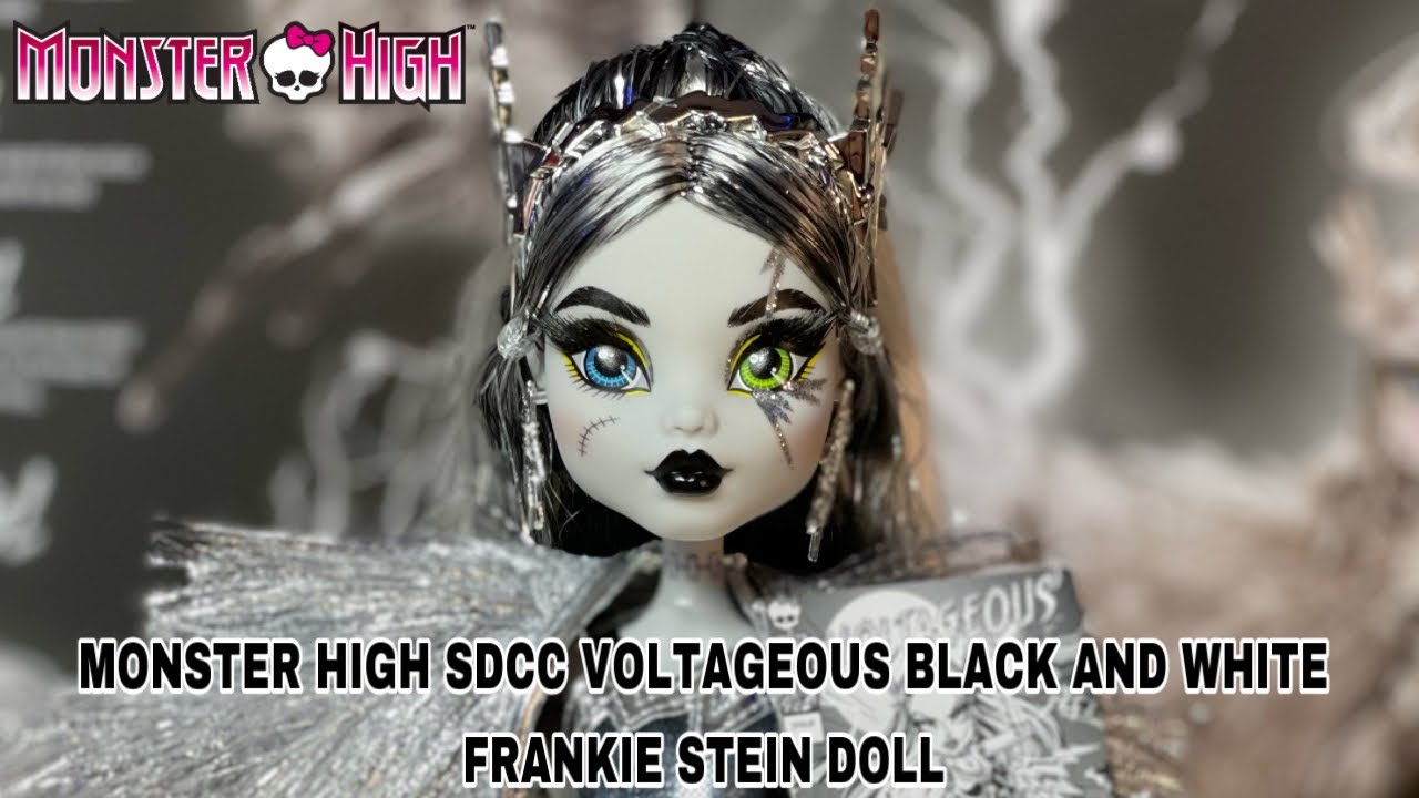 NEW MONSTER HIGH SDCC 2022 VOLTAGEOUS FRANKIE STEIN BLACK AND WHITE DOLL REVIEW AND UNBOXING!