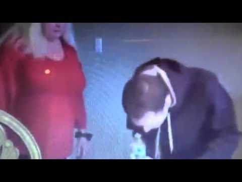 scherzo con lo schiaffo da vedere