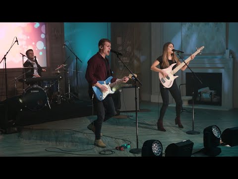 We Three Perform New Single "Lifeline" - Pickler & Ben