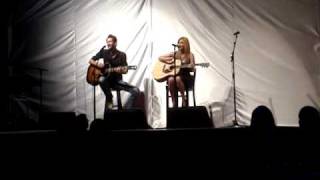 Jesse Lee - It&#39;s A Girl Thing (Live CMA Fest)