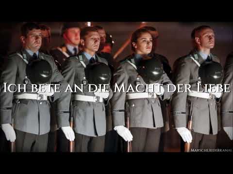 Helm ab - zum Gebet: „Ich bete an die Macht der Liebe“