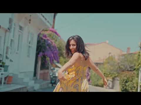 Aslıhan Obaoğlu "Aşk Lazım" [Official video ©️ 2025 Uğur Özayvaz Müzik]