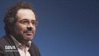 “Nunca te arrepentirás de perseguir tus sueños”. Mago More, conferenciante y humorista