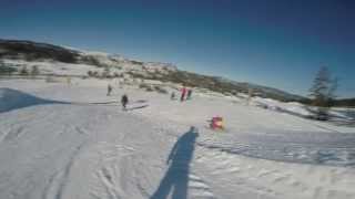 preview picture of video 'Joanna hopper på ski....'