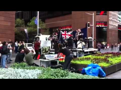 Doc Neeson and the Dynasours