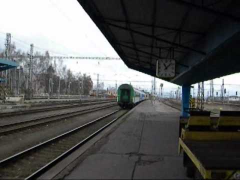 Plecháč 242 279-8 při odjezdu z Chebu