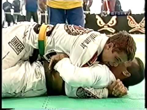 Roger Coelho vs Fabio Leopoldo Brazilian National finals 2001.wmv