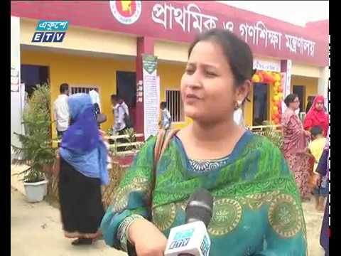 ছুটির দিনে উন্নয়ন মেলায় দর্শনার্থীদের ভীড়