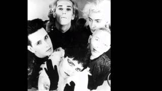 Siouxsie and the Banshees - &#39;Swimming Horses&#39;