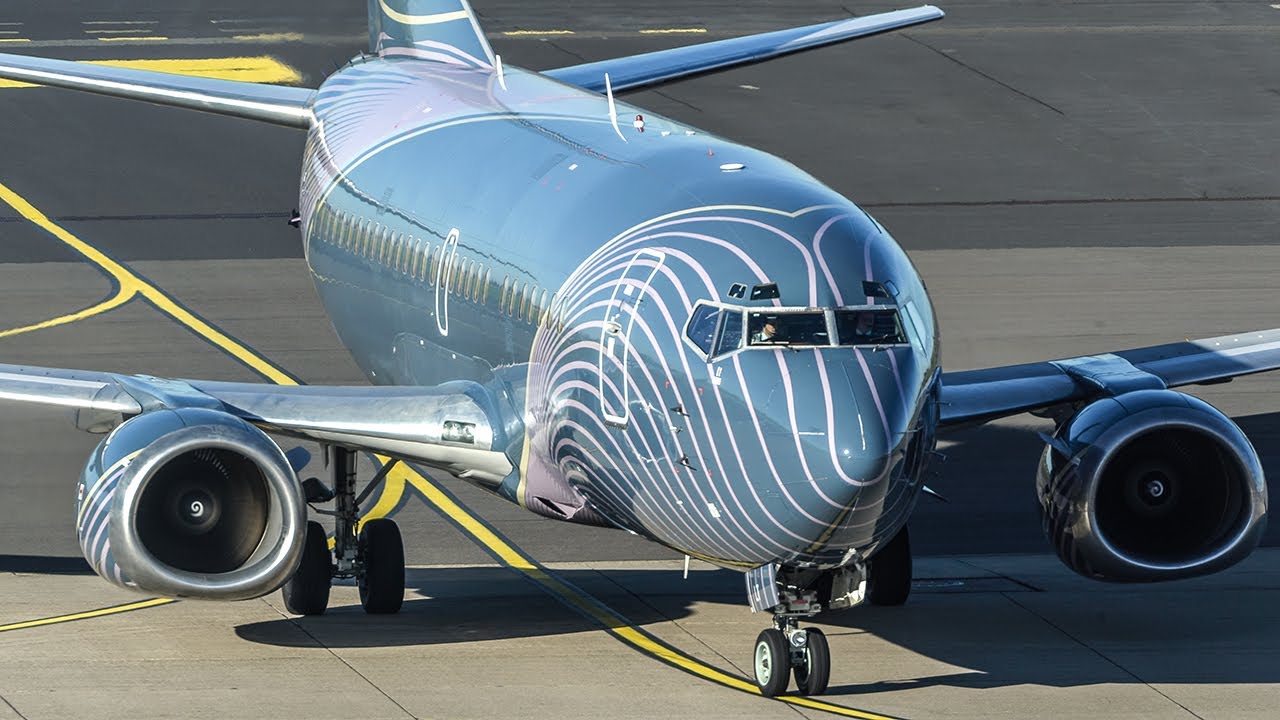 BEST LOOKING BOEING 737 EVER? B737 CLASSIC with STYLE - Landing + Departure (4K)