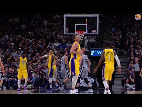 Travis Wear makes his Los Angeles Lakers debut