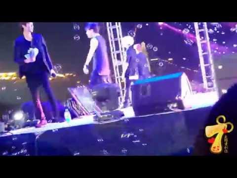 [IN7CS] 150822 POP-UP INFINITE PARTY - 성열 threw the towel