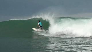 preview picture of video 'Surfing point breaks in Montezuma, Costa Rica'