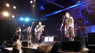 Less Than Jake - Things Change → Johnny Quest Thinks We&#39;re Sellouts (Houston 01.21.17) HD