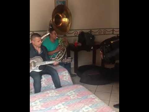 Los Panchitos - Ella es morena (en vivo)