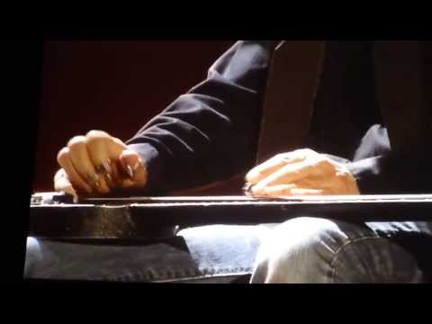 Eric Clapton feat. Greg Leisz - Black Cat Bone (Albert Collins cover) - live Munich 2013-06-09