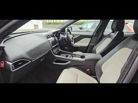 Jaguar F-Pace 2.0D R-SPORT 180 AUTOMATIC - LOW MIL - Image 2