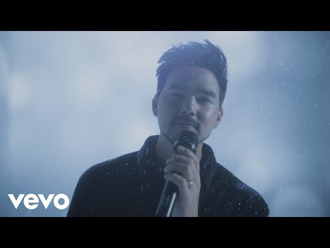 Tyler Shaw - Christmas in Your Eyes (Official Video)