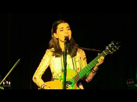 Alexandra Usurelu - Ceva se întâmplă cu noi (2017)