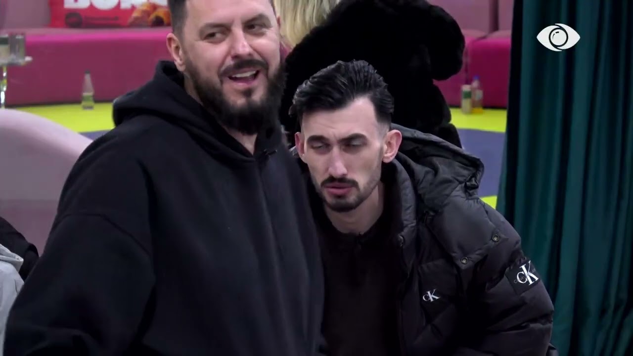 “Ti do më japësh mësim mua këtu?”/ Miri dhe Kristi vazhdojnë diskutimin e tyre në oborr