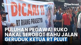 Puluhan Pegawai Ruko yang Serobot Bahu Jalan Bawa Spanduk Protes, Geruduk Kantor Ketua RT Riang