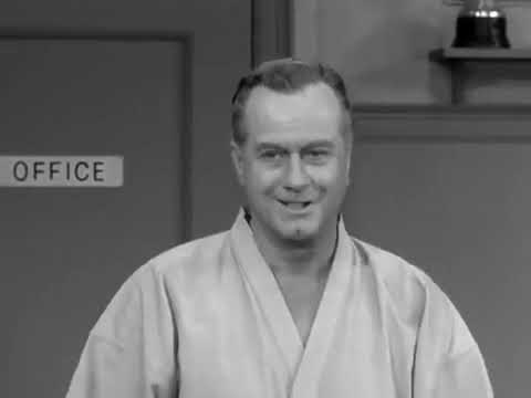 The Lucy Show S1, E22 (Lucy and Viv Learn Judo)